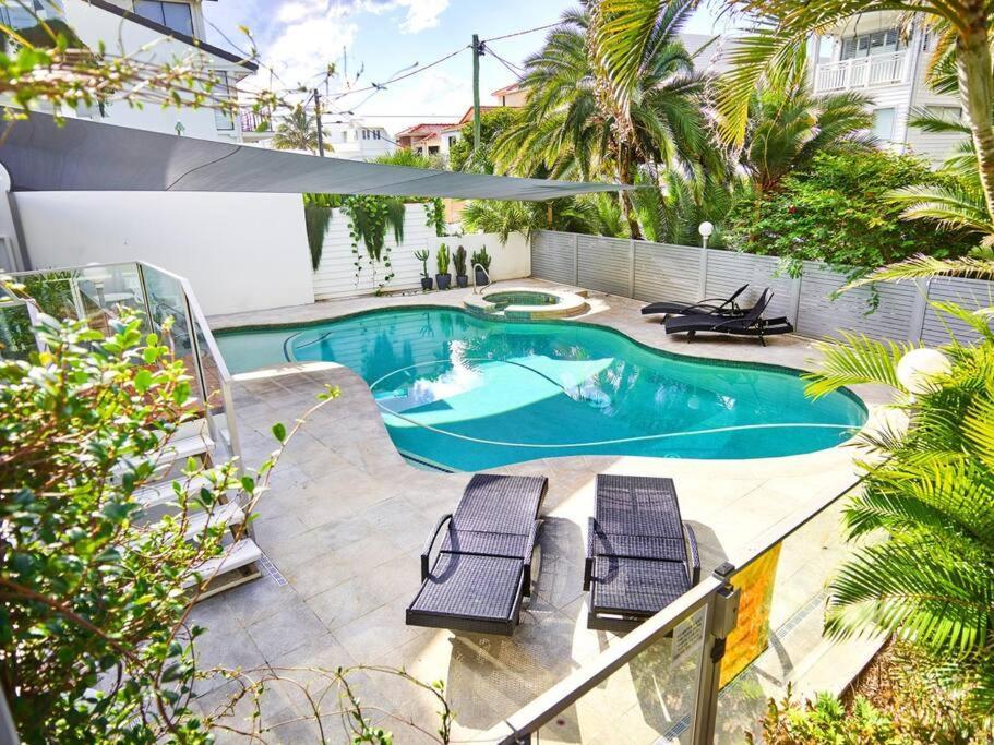 Palm Side 2 Bedroom Gold Coast